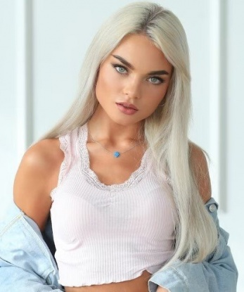 Привет, я креативная и нежная девушка с богатым опытом в интимной сфере 😌💋 Живу и радую мужчин в Москве 🌆 Мои услуги включают все, что ты можешь себе представить: классический секс, оральный, анальный, эротический массаж и многое другое 😏💦 Для меня любовь и страсть – это искусство, в котором каждое движение и прикосновение становятся незабываемыми мгновениями 🌹😉 Мне нравится удовлетворять мужчину и смотреть на его счастливое лицо ☺️💕 У меня есть много положительных отзывов и фото, которые сделают тебя жаждущим провести со мной незабываемое время 😉📸 Забудь о повседневности и окунись в мир наслаждения вместе со мной 🌟✨ Жду тебя, чтобы немного погрузиться в океан наслаждения 🌊😘 Маргарита